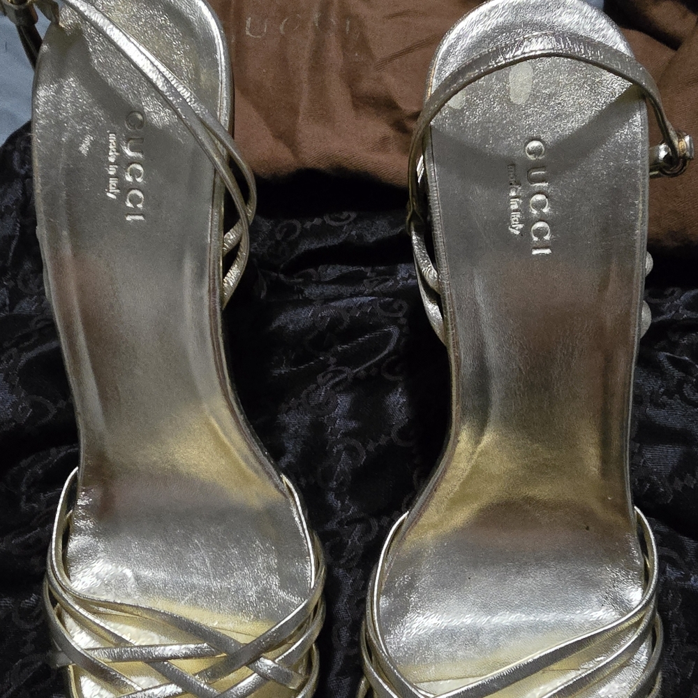 Ladies, Gucci heels, Gold,